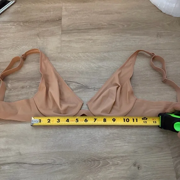 Skims NO SHOW UNLINED DEMI BRA in nude - Picture 3 of 9